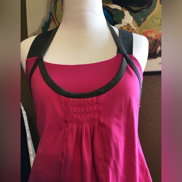 Lululemon awareness pink and grey bubble tank top with built in bra size 4 - Picture 4 of 6